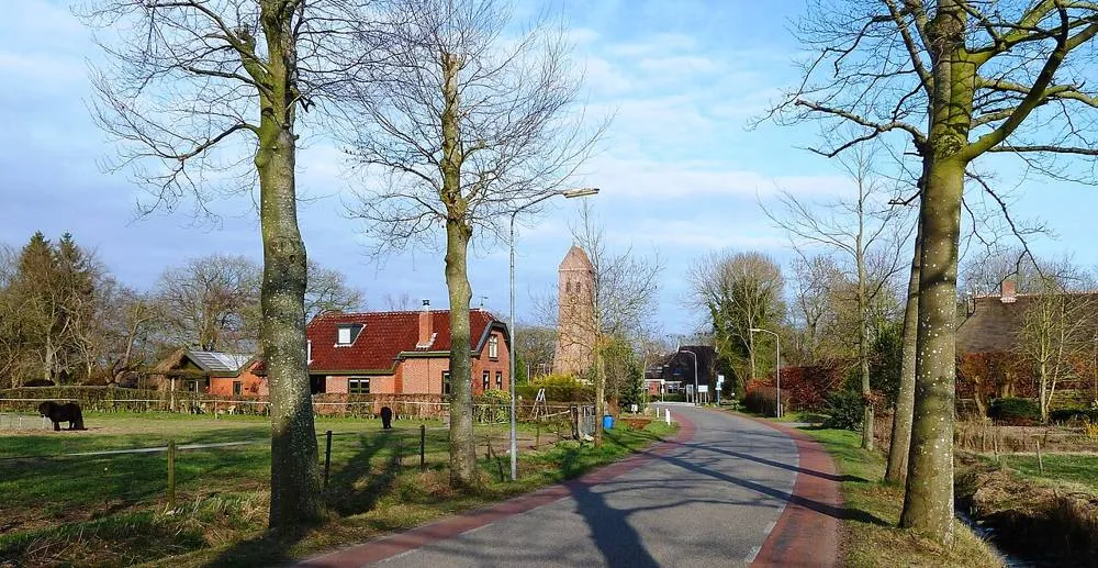 Midwolde: Midwolde - dorpsgezicht